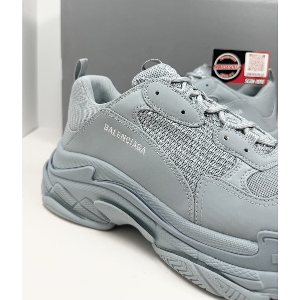 Balenciaga Triple S Sneakers in Grey - Picture 2 of 10